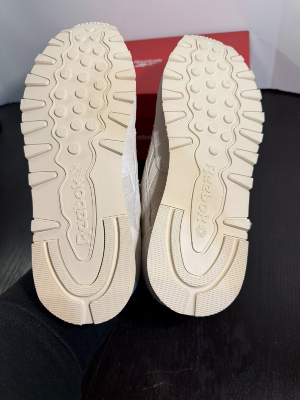 Reebok Classic Leather Running Shoes Sneakers Chalk/Sand/White Unisex M9.5/W11 - Picture 12 of 16